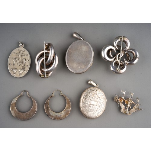 93 - A collection of Victorian and later silver jewellery, including a Scottish silver and hardstone knot... 