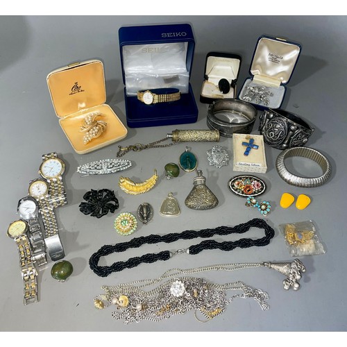 95 - Costume jewellery, including a Victorian silver hinged bangle, makers mark D&F, 1.27ozt; another whi... 