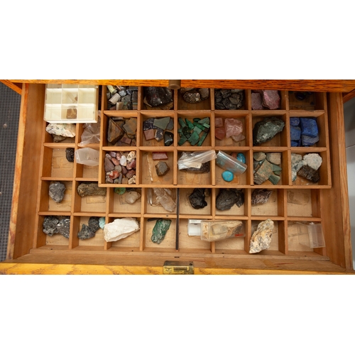 98 - A fine 6 draw oak specimen cabinet with contents of fossils and mineral exaples