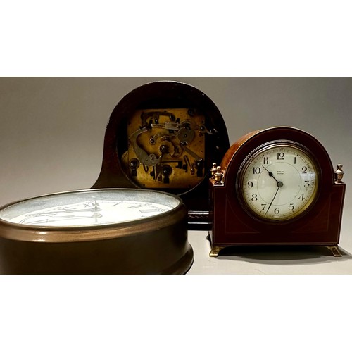 121 - Assorted clocks and parts (2 boxes)