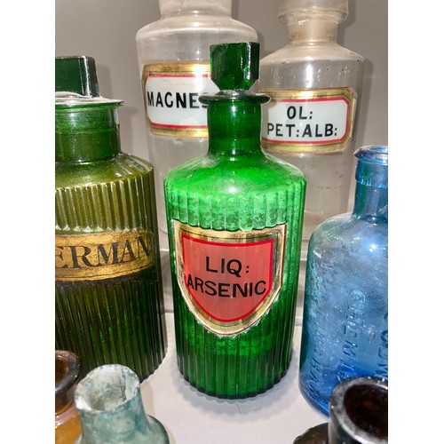 127 - Glassware: early 20th Century bottles including Apothecary (Magnesia, OL:PET: ALB:, LIQ ARSENIC and ... 