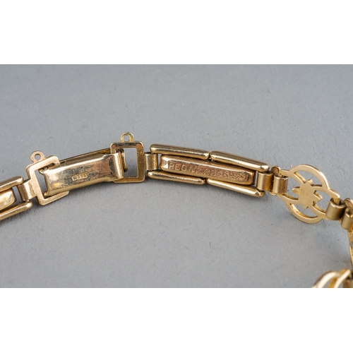 175 - A ladies Accurist 9ct yellow gold wristwatch, 9ct gold strap, total gross weight approx 12.2g