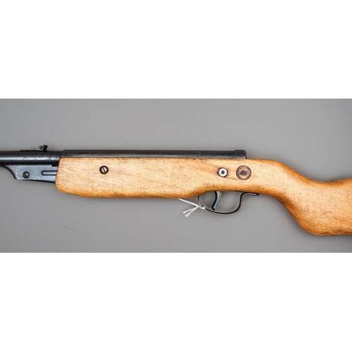 203 - Series 70 model 74 air rifle

.177 Series 70 model 74 air rifle

In good clean condition.