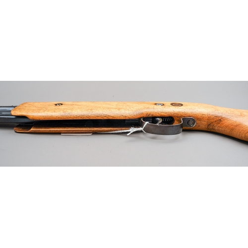 203 - Series 70 model 74 air rifle

.177 Series 70 model 74 air rifle

In good clean condition.