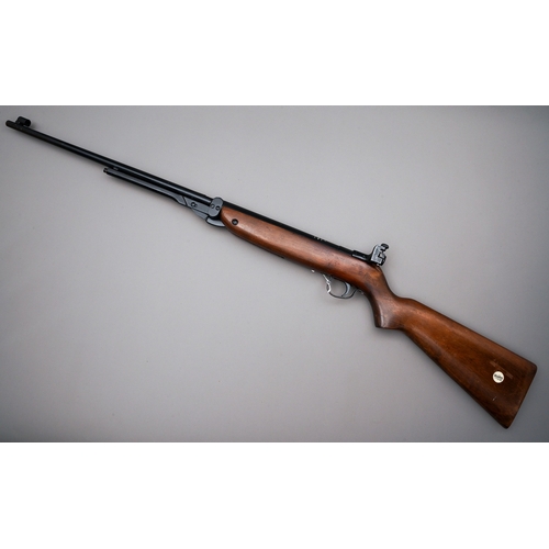 204 - Webley Mark 3 Air Rifle, .177 

In good condition with normal expected wear for its age.