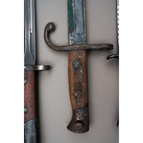 215 - British MK1 Short Enfield Bayonet
Blade in excellent condition, scabbard n handle with age related w... 