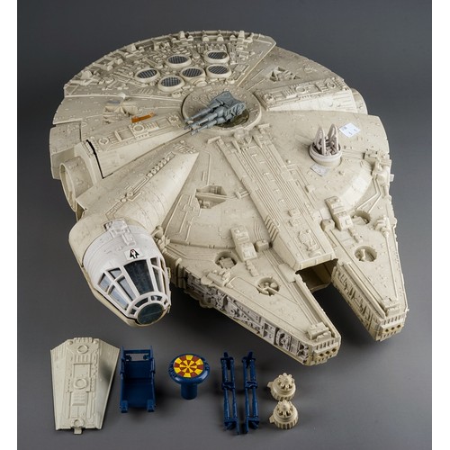 271 - Star Wars Millennium Falcon Ship - Kenner 1979