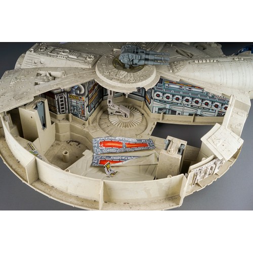 271 - Star Wars Millennium Falcon Ship - Kenner 1979