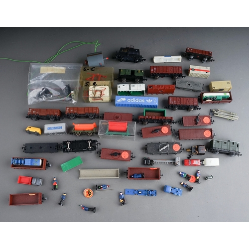 288 - A box of N gauge bits and pieces including some rolling stock