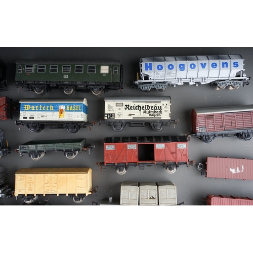 292 - One tray of Fleischmann, Liliput etc Continental outline coaches and wagons