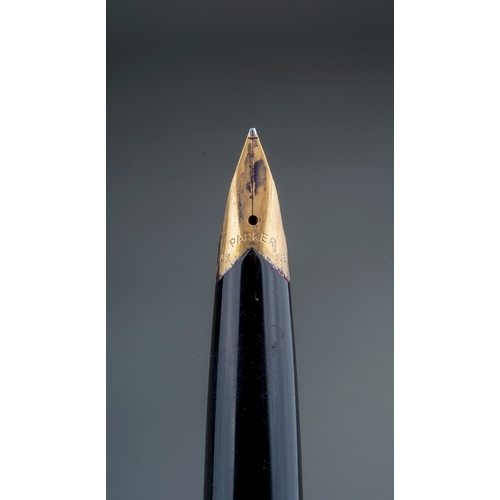 304 - A 12ct rolled gold Parker aerometric fountain pen, 14k gold nib