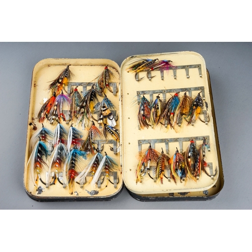 315 - A vintage Malloch's Patent no: 13561 tin fly fishing box complete with mainly salmon fishing flies (... 