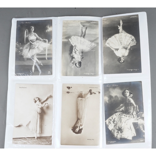 326 - A collection of 11 postcards of ballerina Anna Pavlova including a signed one