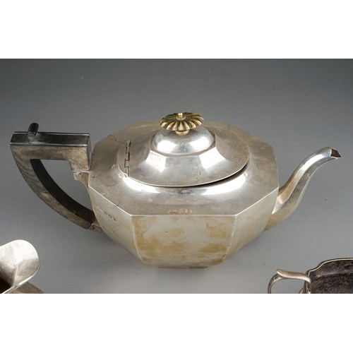 380 - A George V silver teapot and milk jug, hallmarked by Henry Clifford Davis, Birmingham, 1919 and a ma... 