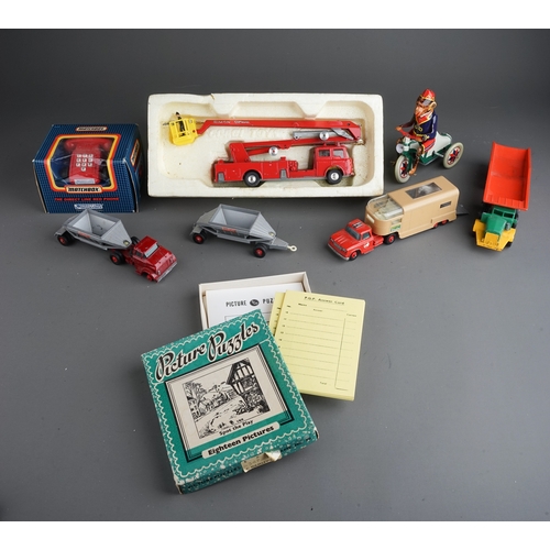 389 - Assorted toys including: boxed Corgi Major 1127 Simon Snorkel Fire Engine; Matchbox Ascot stable hor... 