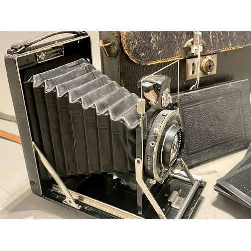 417 - An early 20th Century folding camera produced by KW Kamera Werkstatten Guthe & Thorsch of Dresden, G... 