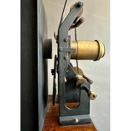 416 - An early 20th Century hand crank 35mm Projector