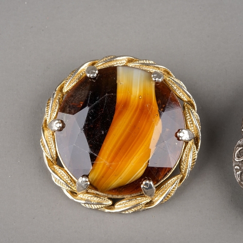 25 - Costume jewellery, including a Scottish agate and hardstone brooch; paste brooches; bangle; etc