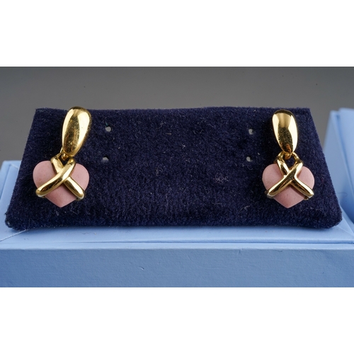 31 - A Wedgwood heart shape necklace and earring set, with pink heart-shaped jasperware in gold-plated mo... 