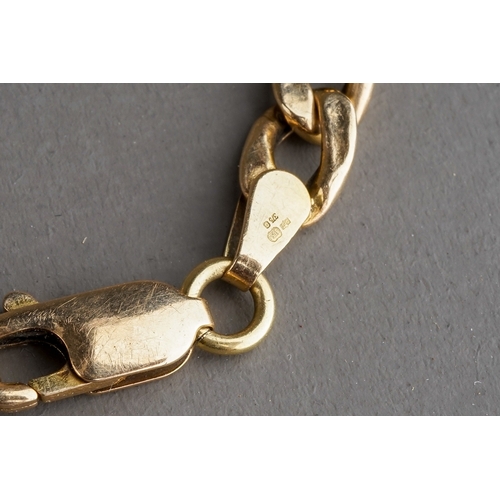 45 - A 9ct yellow gold figaro chain necklace and similar bracelet, the necklace approx 50.5cm long, with ... 