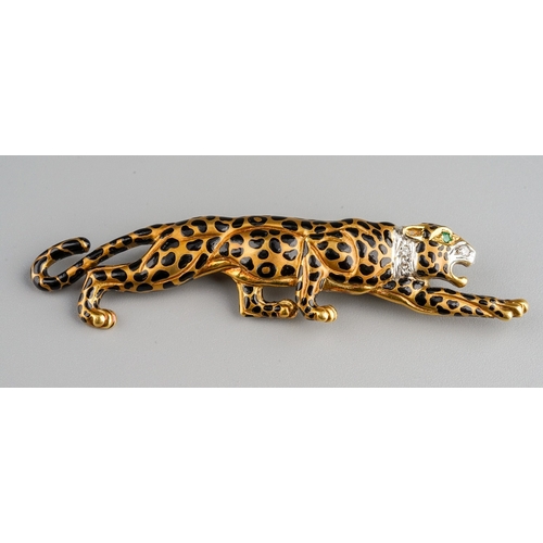 48 - An 18k yellow gold leopard brooch, in the Cartier style, black enamelled spots, emerald eye and diam... 