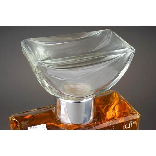 94 - A counter top display bottle of Pierre Cardin 'Cardin de Pierre Cardin' aftershave, with contents, t... 