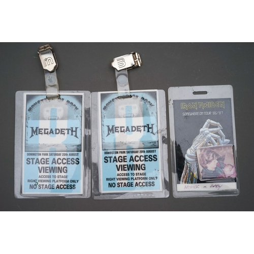 142 - MEGADETH / IRON MAIDEN - Original laminated back stage passes. Megadeth monsters of Rock - Stage Acc... 