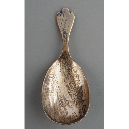 213 - A George VI silver trefid end caddy spoon, hallmarked by A.I W.A.B., Sheffield, 1938, approx 0.64 oz... 