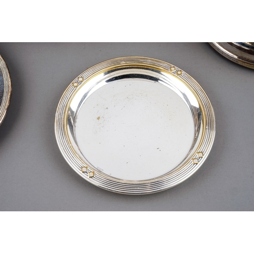 223 - A collection of silver plate to include: a pair of Sheffield plate style telescopic candlesticks (un... 