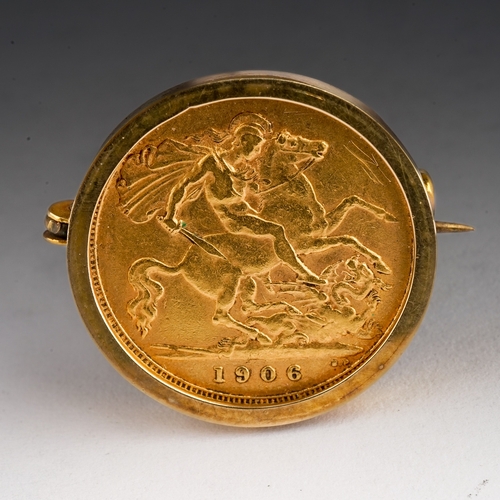 234 - An Edward VII 1906 half sovereign, in a 9ct gold brooch mount, total gross weight approx 5.5g