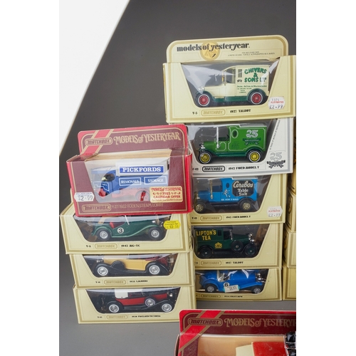 282 - Assorted die cast models of toy cars to include:
MATCHBOX ‘Cars of Yesteryear’ to include: 
1934 Ril... 