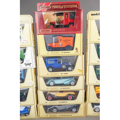 282 - Assorted die cast models of toy cars to include:
MATCHBOX ‘Cars of Yesteryear’ to include: 
1934 Ril... 