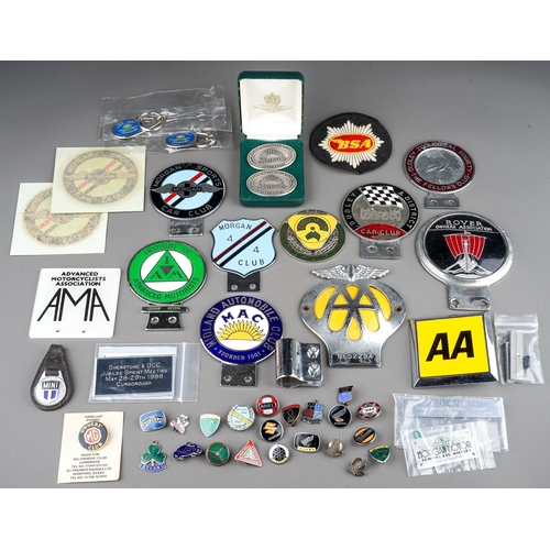 287 - Assorted car badges to include: Conferderation of Australian Motor Sport; Morgan 4/4 Club; Dudley & ... 