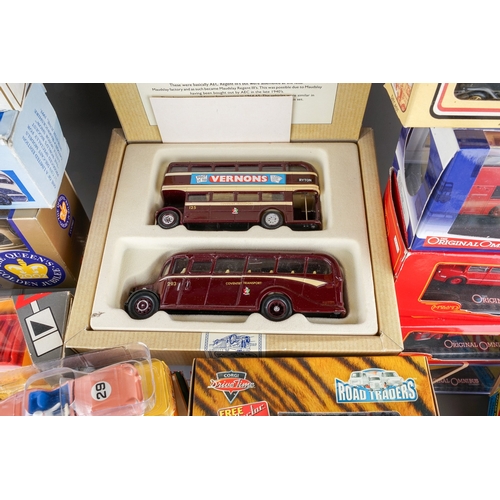 297 - Assorted die-cast metal toy models to include: 
CORGI - Re-issue James Bond's Aston Martin DB5 04204... 