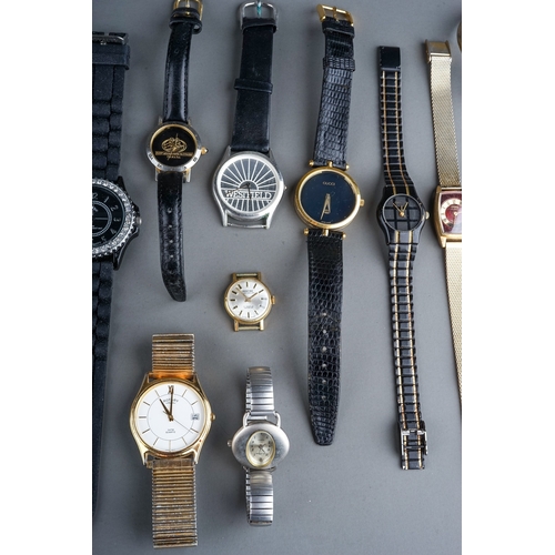 318 - A collection of wristwatches, including a 9ct gold cased Rotary wristwatch, Swatch, Sekonda, Gucci, ... 