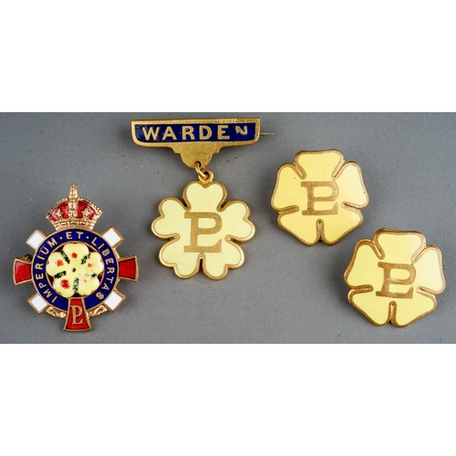 322 - Four various Primrose League gilt metal and enamel badges including Warden and Membership badges (4)