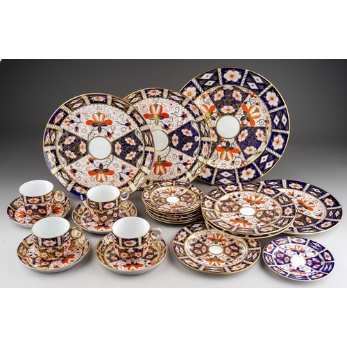 356 - A collection of early 20th Century Royal Crown Derby Old Imari 2451 pattern to include: ten saucers,... 