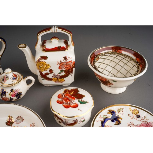 404 - Masons Ironstone - Mandalay - A collection of 20th century Masons Ironstone miniature ceramics to in... 