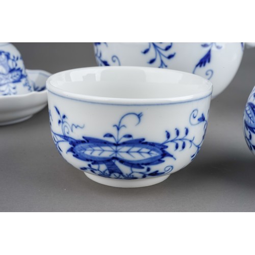 472 - A Meissen Chinoiserie blue and white coffee set to include 18th Century style pear chased coffee pot... 