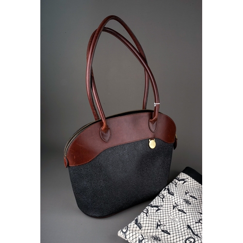 145 - A Mulberry style handbag, the black leather effect and dark brown leather trim exterior with checked... 