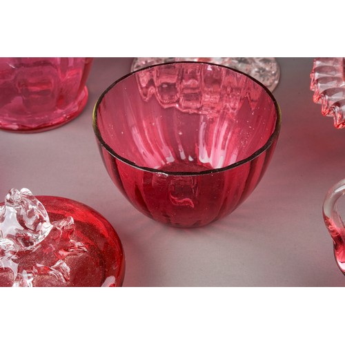 500 - Collection of cranberry glass to include decanter, dishes, pedestal dish, jugs, vases etc. together ... 