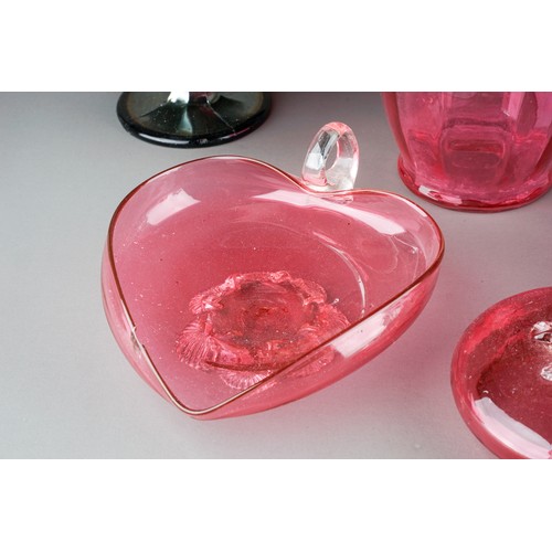 500 - Collection of cranberry glass to include decanter, dishes, pedestal dish, jugs, vases etc. together ... 