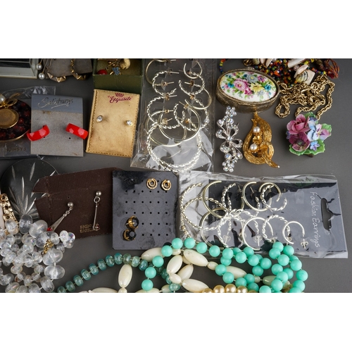 19 - Costume jewellery - beads, chains, brooches, rings, earrings, faux pearls; USA coins, etc