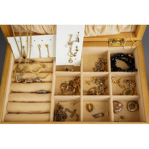 76 - Collection of costume jewellery in a wooden jewellery box to include amber bracelet, various yellow ... 