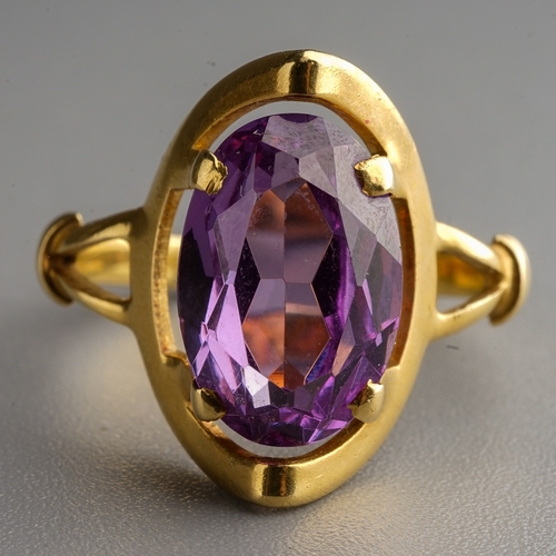 90 - 18ct Russian gold and Amethyst Ring, marked to shank, UK size  L , gross weight 3.7g