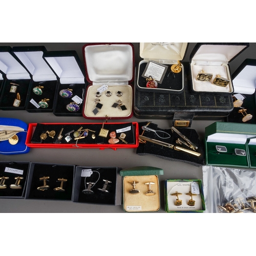 99 - A large quantity of gent's cufflinks and shirt studs, including gold plated, rolled gold, Armani; en... 