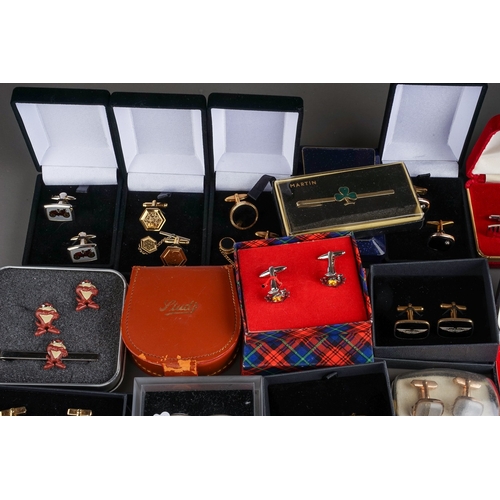 100 - A large quantity of gent's cufflinks and shirt studs, including gold plated, rolled gold, Armani; et... 