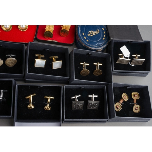 100 - A large quantity of gent's cufflinks and shirt studs, including gold plated, rolled gold, Armani; et... 