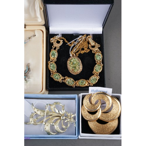 108 - Collection of Hollywood costume jewellery to include 2 boxed sets and 2 brooches ( 1 bag)