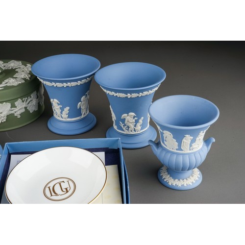 124 - Collection of Wedgwood jasper ware items to include trinkets, vases, pin dishes, plates etc. (1 box)